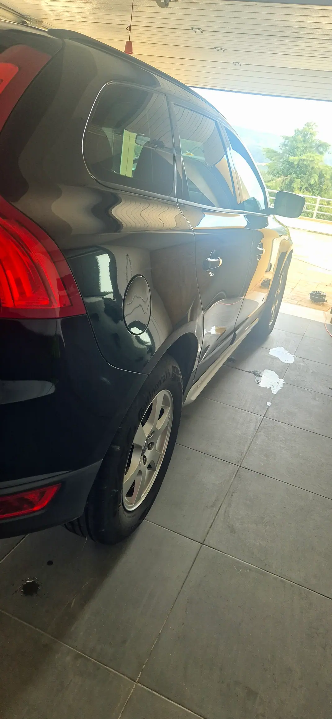 Volvo XC 60 2010 - 10900 EUR, 251000 km - AUTO.MOTO.pt - 251000km - foto 2 de 6