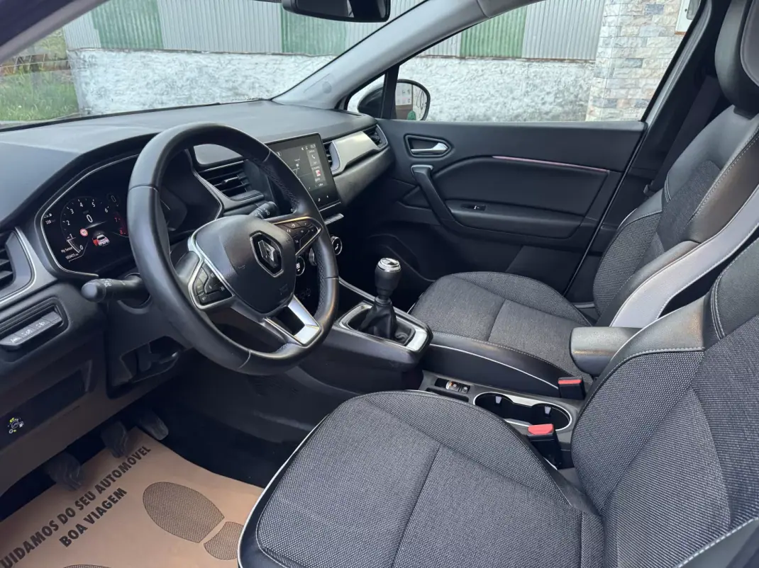Renault Captur 2023 - 18500 EUR, 103000 km - AUTO.MOTO.pt - 103000km - foto 14 de 48
