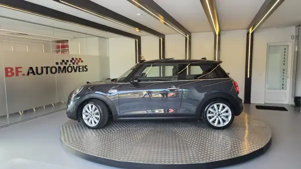 MINI Cooper 2019 - 25500 EUR, 96321 km - AUTO.MOTO.pt - 96321km - foto 13 de 53