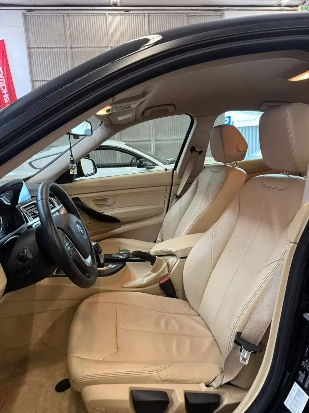 BMW 320 Gran Turismo 2019 - 24900 EUR, 165000 km - 165000km - foto 8 de 10