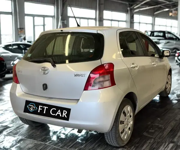 Toyota Yaris 2007 - 6990 EUR, 290000 km - AUTO.MOTO.pt - 290000km - foto 2 de 4