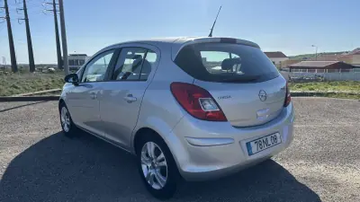 Opel Corsa 2013 - 4650 EUR, 212000 km - AUTO.MOTO.pt - 212000km - foto 5 de 13