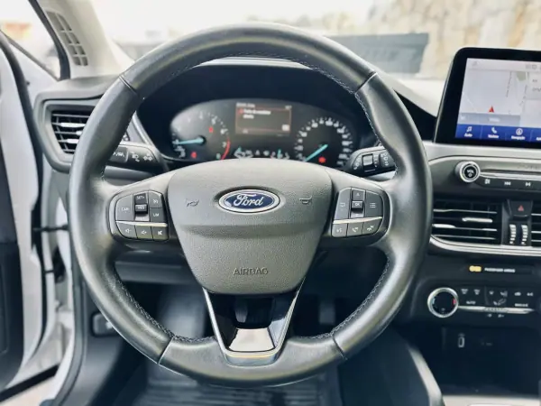Ford Focus 2019 - 13990 EUR, 83000 km - AUTO.MOTO.pt - 83000km - foto 24 de 51