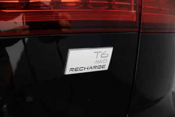 Volvo V60 2022 - 25500 EUR, 123000 km - AUTO.MOTO.pt - 123000km - foto 54 de 63