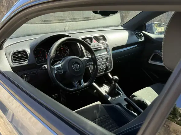 Volkswagen Scirocco 2010 - 11490 EUR, 199600 km - AUTO.MOTO.pt - 199600km - foto 5 de 12