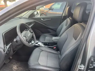 Kia Niro 2024 - 29500 EUR, 25000 km - AUTO.MOTO.pt - 25000km - foto 7 de 20