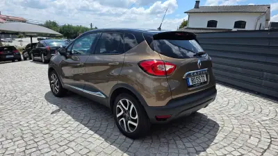 Renault Captur 2017 - 12990 EUR, 101000 km - AUTO.MOTO.pt - 101000km - foto 3 de 19
