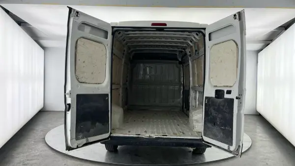 Peugeot Boxer 2.0 BlueHDi 333 L3H2 Premium 2018 - 12804 EUR, 126302 km - AUTO.MOTO.pt - 126302km - foto 8 de 8