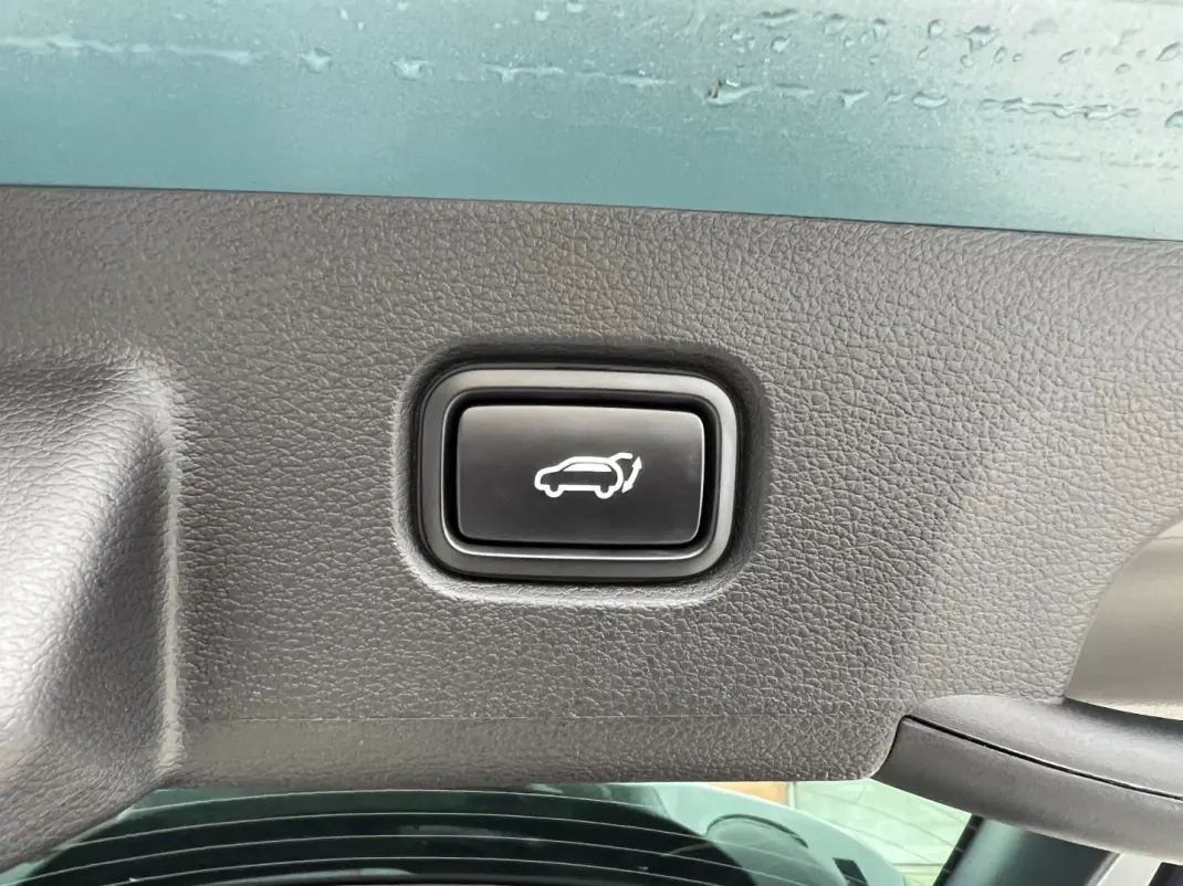 Kia Sportage 2025 - 41000 EUR, 10800 km - AUTO.MOTO.pt - 10800km - foto 10 de 21