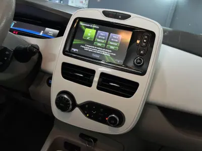 Renault Zoe 2019 - 9990 EUR, 150000 km - AUTO.MOTO.pt - 150000km - foto 20 de 29