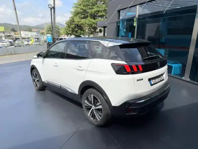 Peugeot 3008 2017 - 17500 EUR, 86000 km - AUTO.MOTO.pt - 86000km - foto 5 de 12