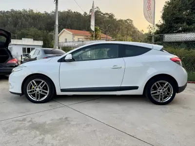 Renault Mégane Coupe 2012 - 7999 EUR, 199000 km - 199000km - foto 15 de 18