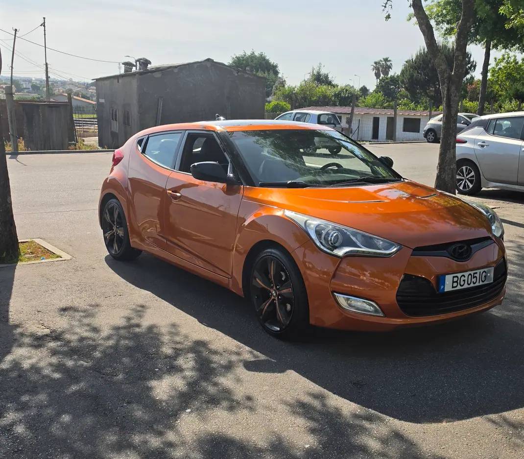 Hyundai Veloster 2012 - 10000 EUR, 150000 km - AUTO.MOTO.pt - 150000km - foto 8 de 17