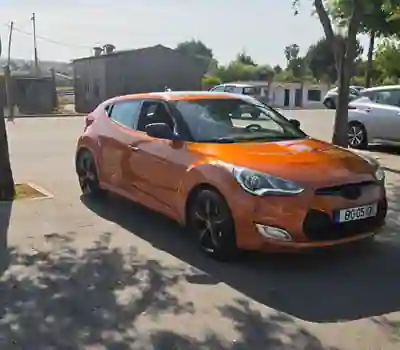 Hyundai Veloster 2012 - 10000 EUR, 150000 km - AUTO.MOTO.pt - 150000km - foto 8 de 17