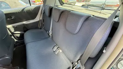 Toyota Yaris 2010 - 8700 EUR, 69707 km - AUTO.MOTO.pt - 69707km - foto 26 de 35