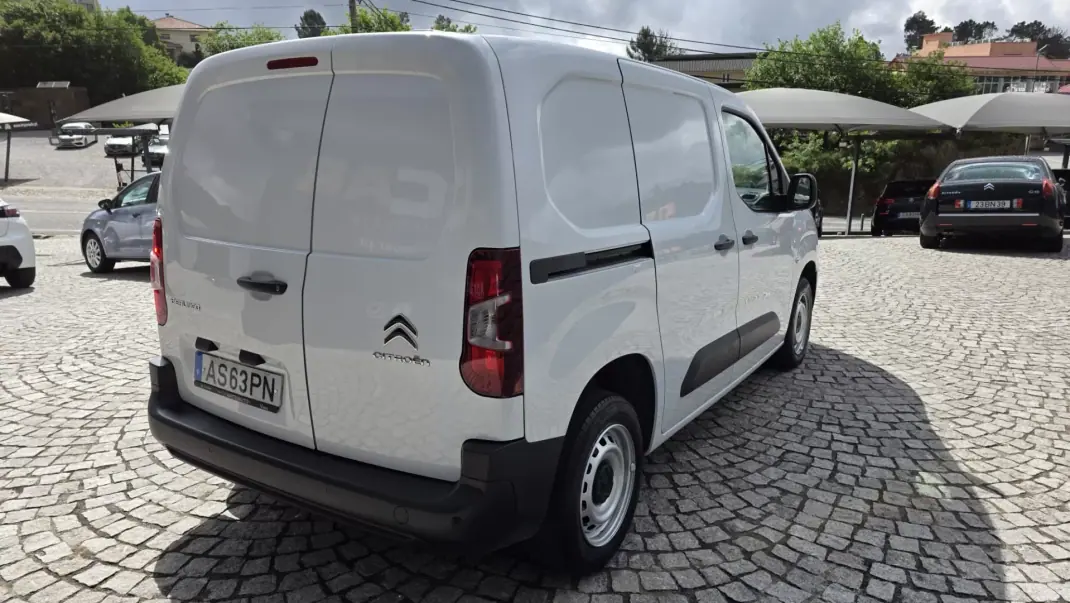 Citroën Berlingo 2022 - 14450 EUR, 77000 km - AUTO.MOTO.pt - 77000km - foto 6 de 24