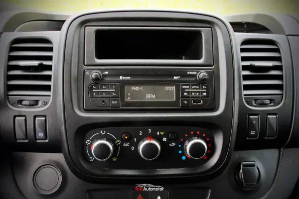 Nissan NV300 2020 - 21500 EUR, 102000 km - AUTO.MOTO.pt - 102000km - foto 12 de 20