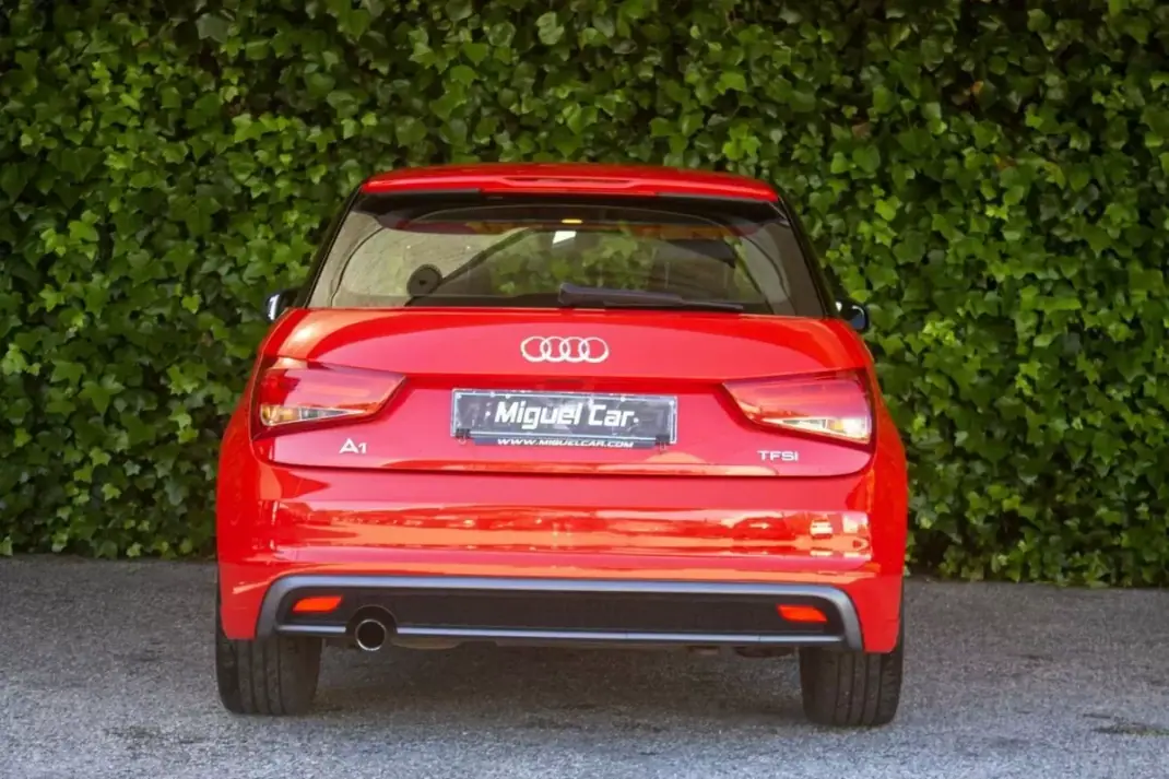 Audi A1 2014 - 12900 EUR, 154000 km - AUTO.MOTO.pt - 154000km - foto 9 de 16