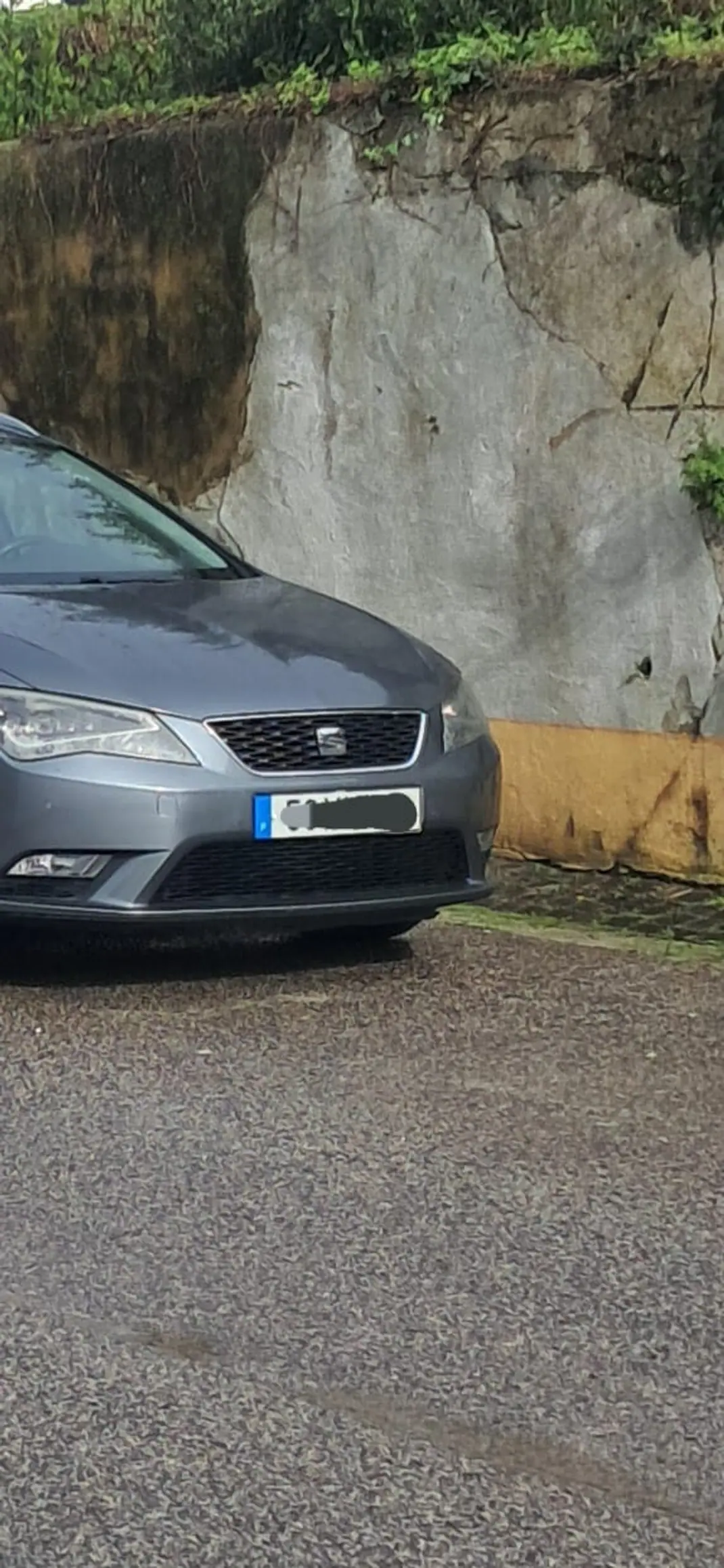 SEAT Leon ST 2015 - 7250 EUR, 220000 km - AUTO.MOTO.pt - 220000km - foto 2 de 15