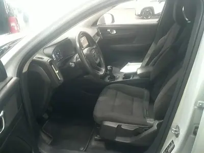 Volvo XC 40 2021 - 21499 EUR, 128121 km - foto 6 de 12