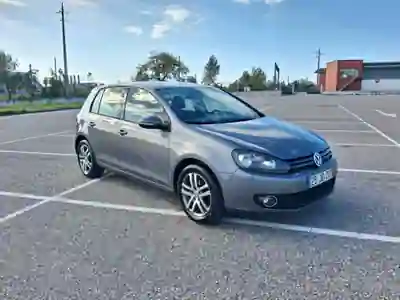Volkswagen Golf 2010 - 6999 EUR, 195500 km - AUTO.MOTO.pt - 195500km - foto 4 de 20