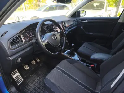 Volkswagen T-Roc 2019 - 15900 EUR, 130000 km - AUTO.MOTO.pt - 130000km - foto 8 de 14