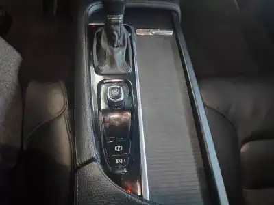 Volvo V90 2017 - 23500 EUR, 131000 km - AUTO.MOTO.pt - 131000km - foto 37 de 39