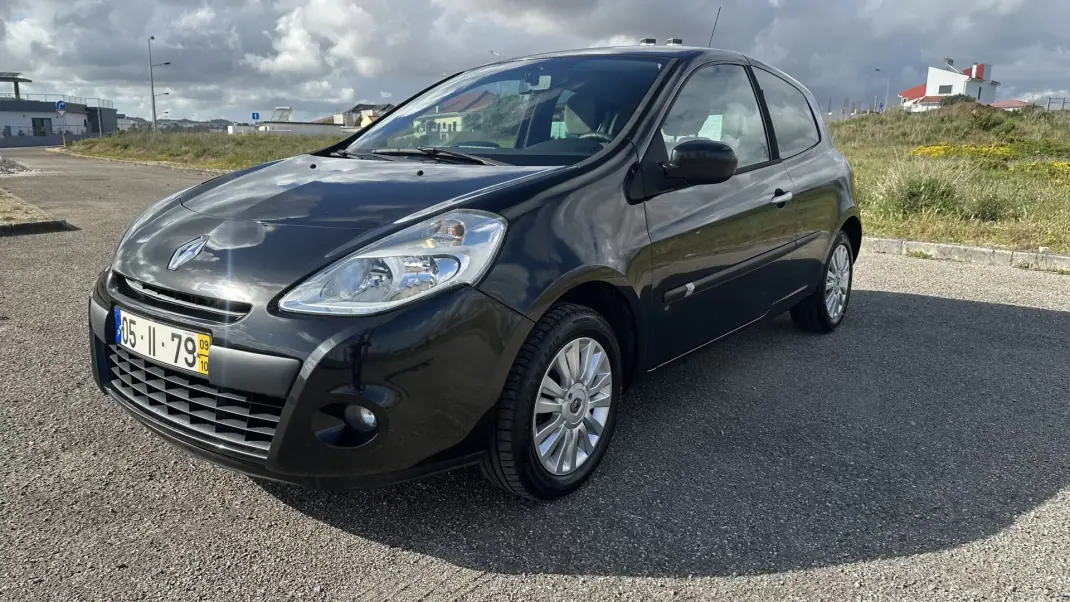 Renault Clio 2009 - 4500 EUR, 254000 km - AUTO.MOTO.pt - 254000km - foto 2 de 17