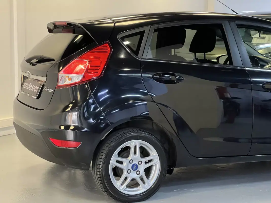 Ford Fiesta 2012 - 6490 EUR, 180000 km - AUTO.MOTO.pt - 180000km - foto 21 de 38