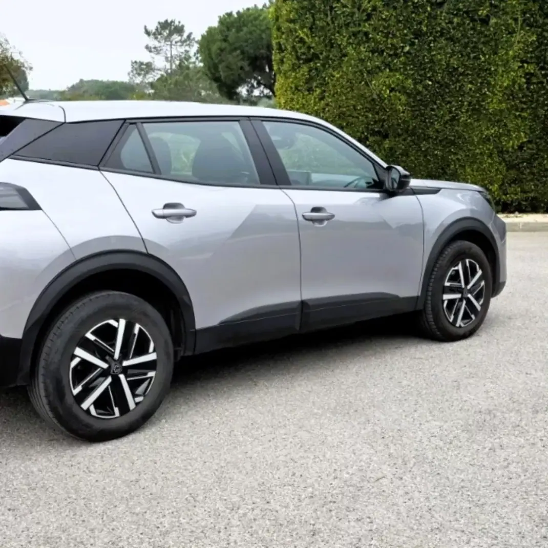 Peugeot 2008 2023 - 18950 EUR, 66800 km - AUTO.MOTO.pt - 66800km - foto 2 de 6