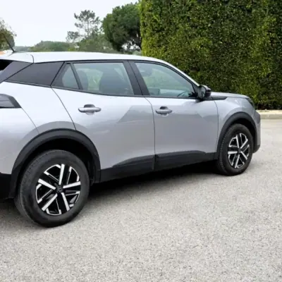 Peugeot 2008 2023 - 18950 EUR, 66800 km - AUTO.MOTO.pt - 66800km - foto 2 de 6