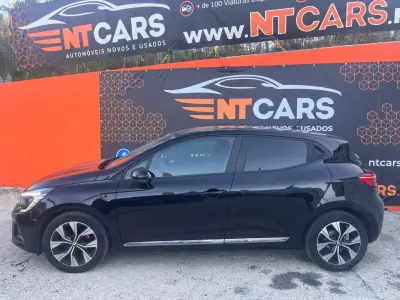 Renault Clio 2023 - 15900 EUR, 93754 km - 93754km - foto 3 de 7