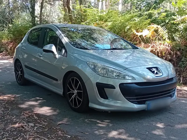 Peugeot 308 2007 - 4200 EUR, 227000 km - AUTO.MOTO.pt - 227000km - foto 7 de 13