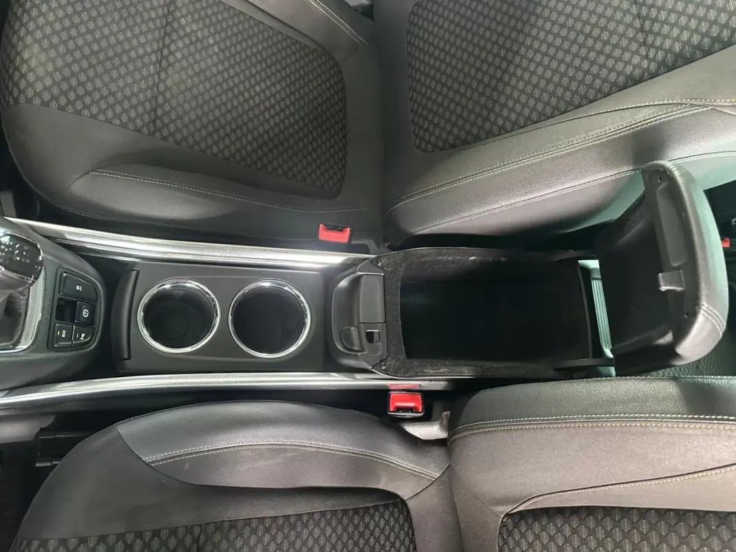 Opel Zafira 2018 - 13900 EUR, 128674 km - AUTO.MOTO.pt - 128674km - foto 28 de 36