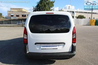 Citroën BERLINGO 1.6 BLUE HDI (Fibrada) 3L 100 CV 2018 - 10500 EUR, 186000 km - AUTO.MOTO.pt - 186000km - foto 8 de 18