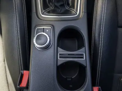 Mercedes-Benz CLA 180 2018 - 17990 EUR, 139000 km - AUTO.MOTO.pt - 139000km - foto 37 de 42