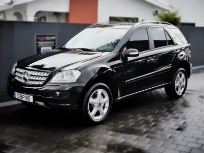 Mercedes-Benz ML 320 2006 - 13950 EUR, 273000 km - AUTO.MOTO.pt - 273000km - foto 9 de 39