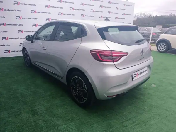 Renault Clio 2020 - 13990 EUR, 94621 km - AUTO.MOTO.pt - 94621km - foto 8 de 16