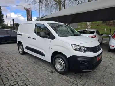 Peugeot PARTNER HDI 2020 - 13900 EUR, 99000 km - AUTO.MOTO.pt - 99000km - foto 6 de 22