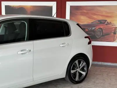 Peugeot 308 2019 - 17990 EUR, 63734 km - AUTO.MOTO.pt - 63734km - foto 3 de 18