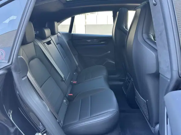 Porsche Macan 2025 - 127000 EUR, 12000 km - AUTO.MOTO.pt - 12000km - foto 72 de 80