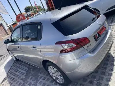 Peugeot 308 2017 - 11950 EUR, 120818 km - AUTO.MOTO.pt - 120818km - foto 5 de 12