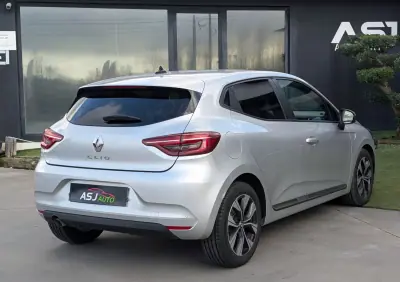 Renault Clio 2023 - 13500 EUR, 152386 km - AUTO.MOTO.pt - 152386km - foto 6 de 26