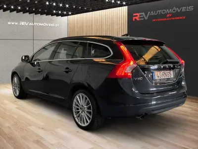 Volvo V60 2011 — foto 4 de 20