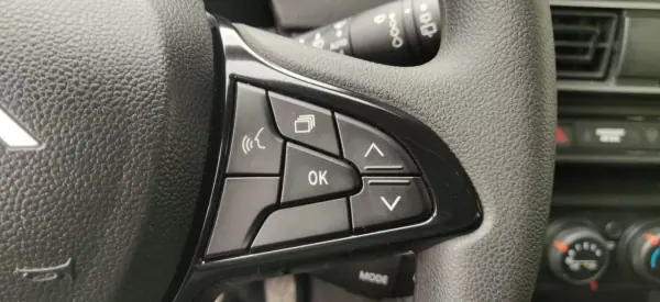 Dacia Sandero 2025 - 16490 EUR, 2000 km - AUTO.MOTO.pt - 2000km - foto 28 de 39