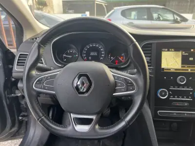 Renault Mégane 2020 - 14900 EUR, 142500 km - AUTO.MOTO.pt - 142500km - foto 13 de 16