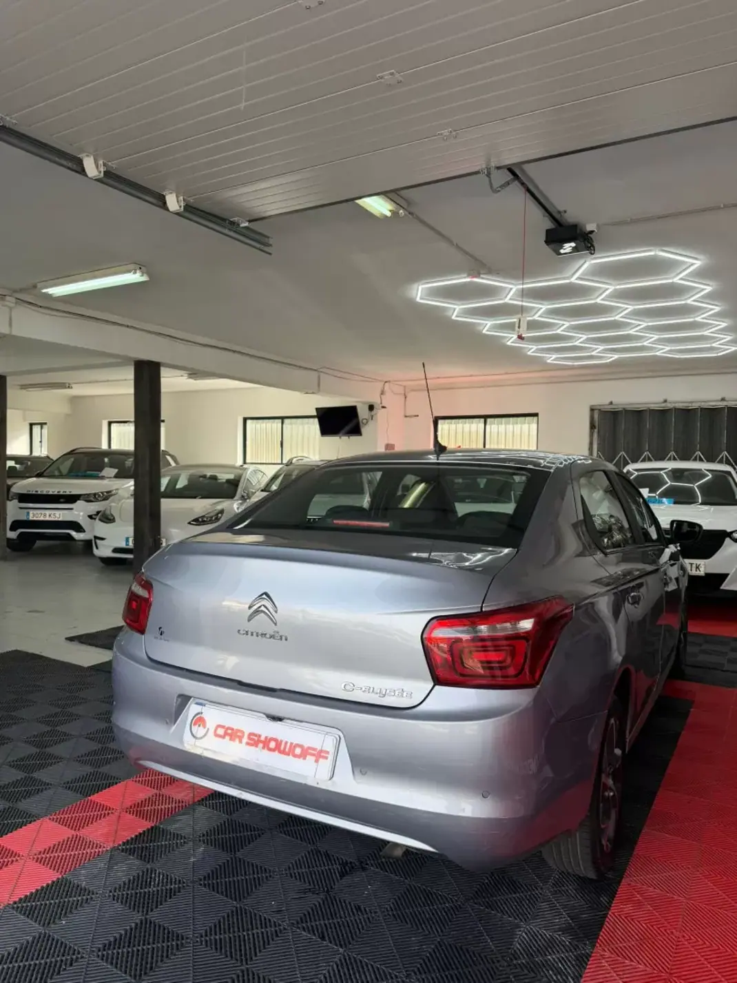 Citroën C-Elysée 2018 - 9900 EUR, 145950 km - AUTO.MOTO.pt - 145950km - foto 6 de 12
