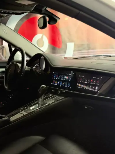 Porsche Panamera 2015 - 39900 EUR, 186000 km - AUTO.MOTO.pt - 186000km - foto 11 de 17