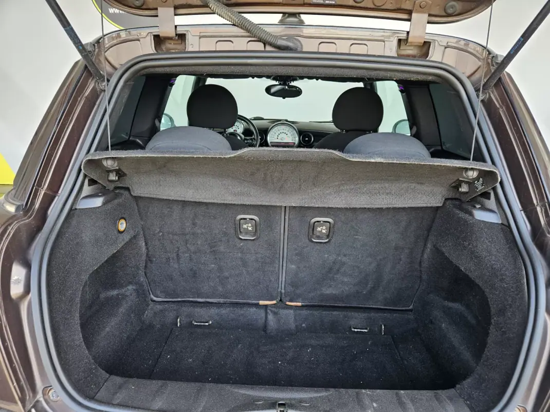 MINI Cooper 2012 - 9750 EUR, 174000 km - AUTO.MOTO.pt - 174000km - foto 12 de 12