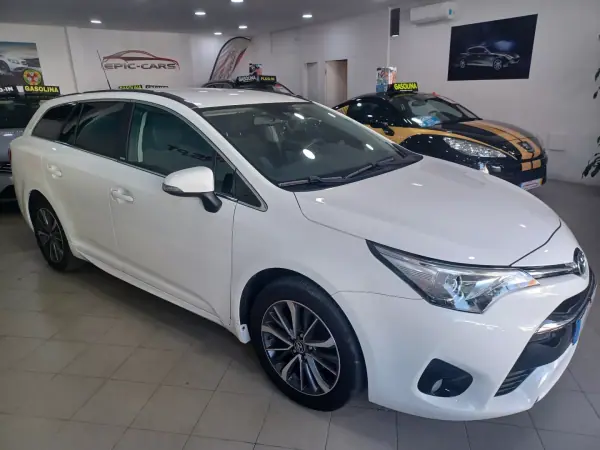 Toyota Avensis Touring Sports 2016 - 15980 EUR, 120621 km - AUTO.MOTO.pt - 120621km - foto 8 de 45
